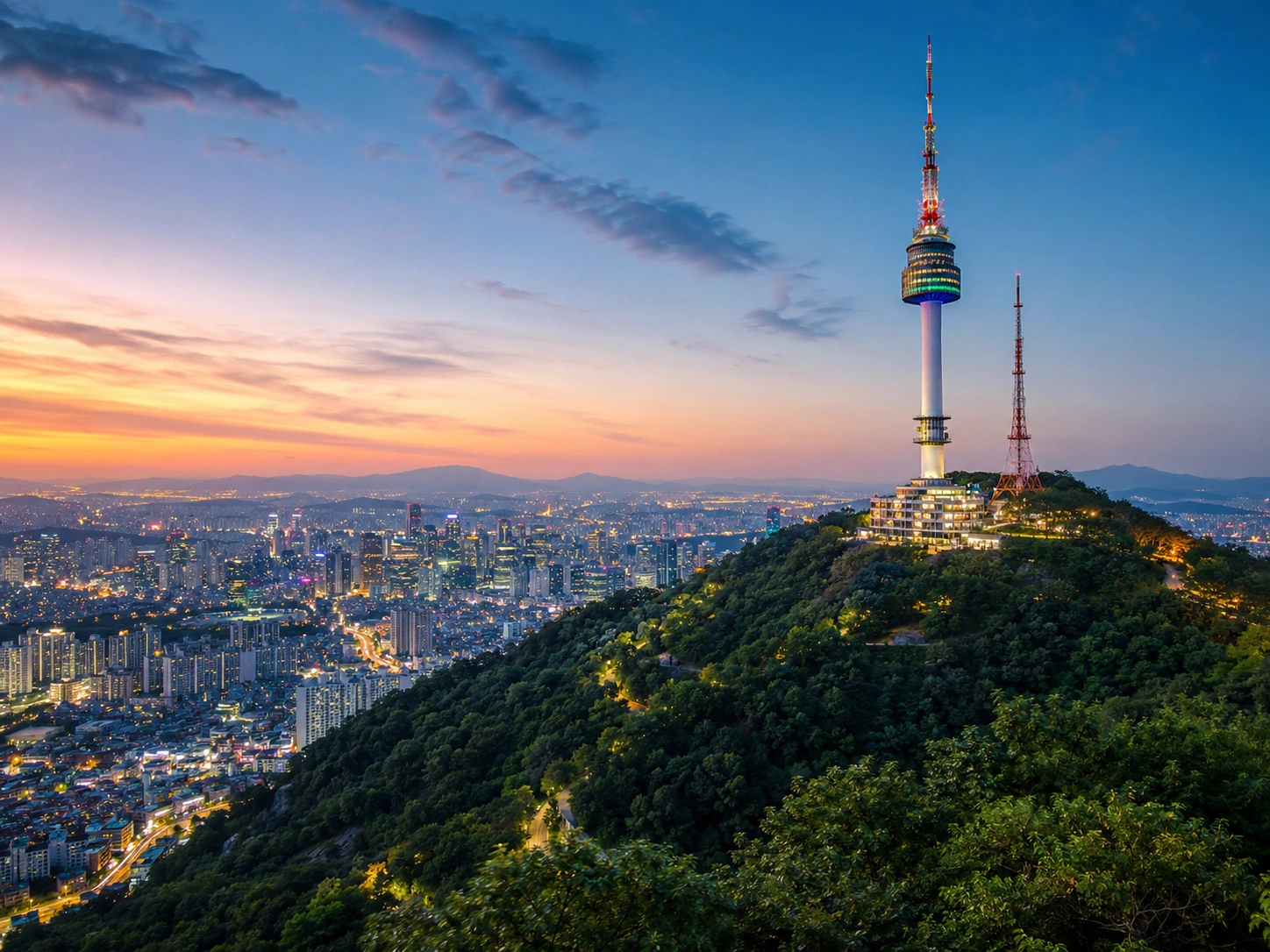 1785996534521461.webp N首尔塔与首尔全景.webp