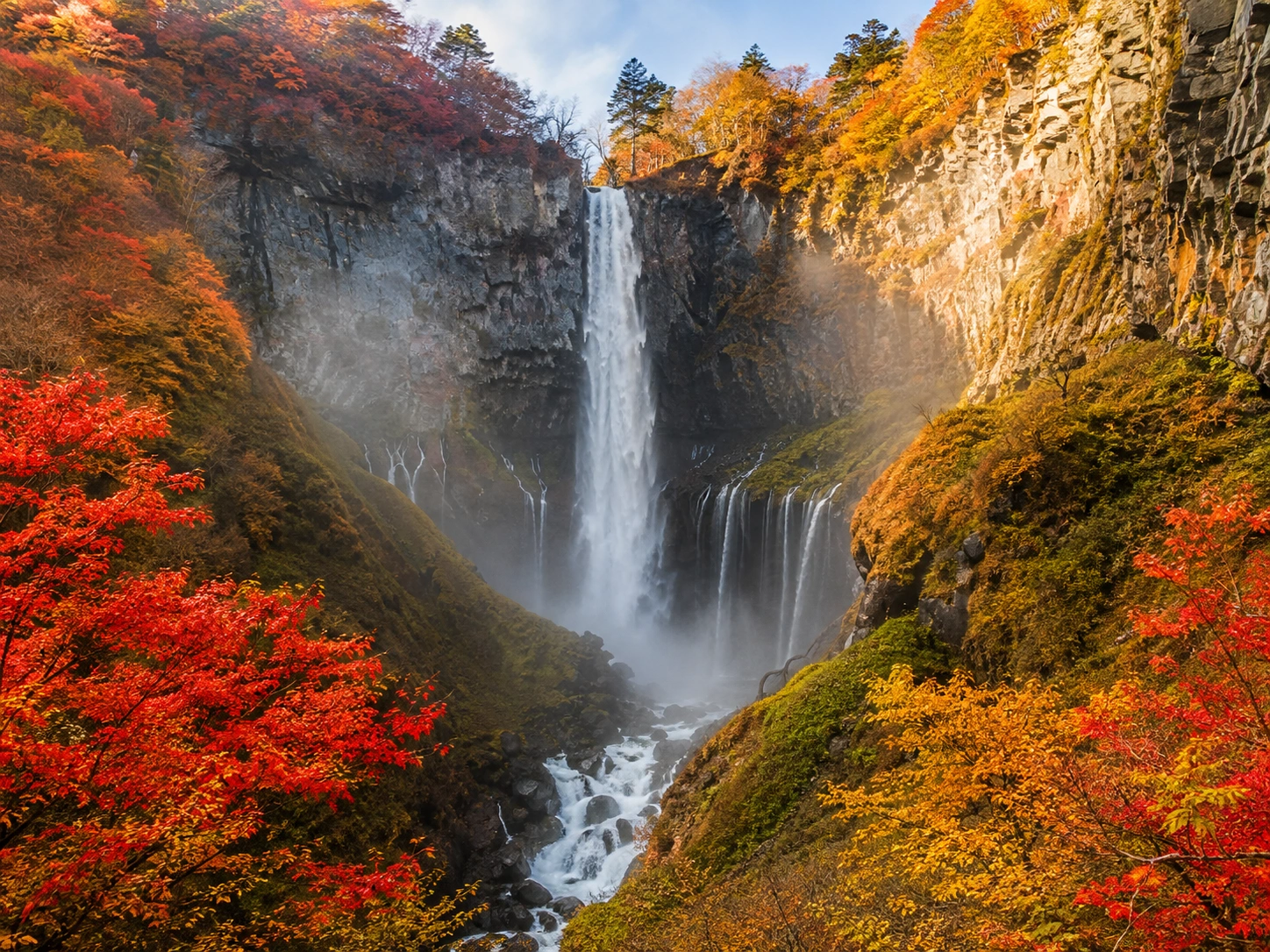 1786170324302172.webp 华严瀑布.webp